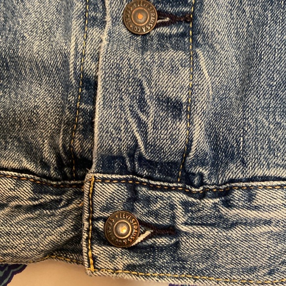 Levi’s classic jean jacket in size M - Picture 5 of 8